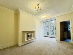 Dining Room - click for photo gallery
